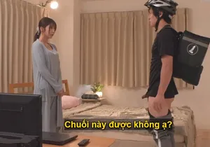 Cô gái trẻ da trắng, dịu dàng với bộ ngực đẹp Feifei đang quan hệ tình dục 3P đầy đam mê với hai người đàn ông to lớn tại con suối trong khu rừng nông thôn. Thật tuyệt vời và thú vị