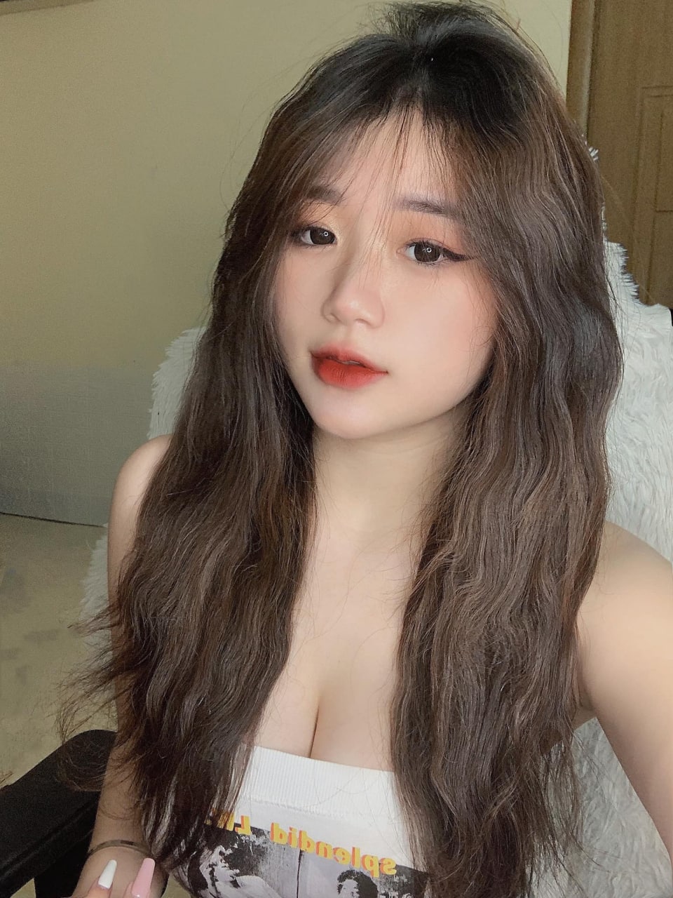 Tan ca là vô nhà nghỉ cùng em đồng nghiệp
